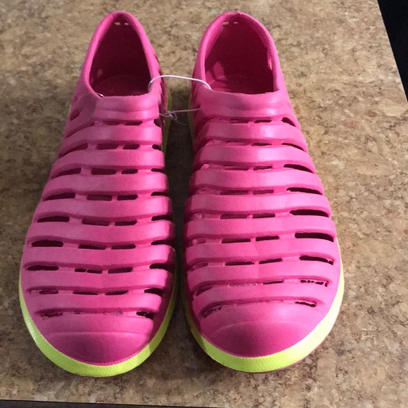 Coppertone Shoes - NWOT Women’s Aqua Shoes